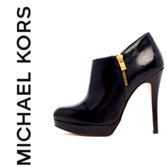 MICHAEL Michael Kors York Black Python-Embossed Bootie. 8.5 - Picture 1 of 8